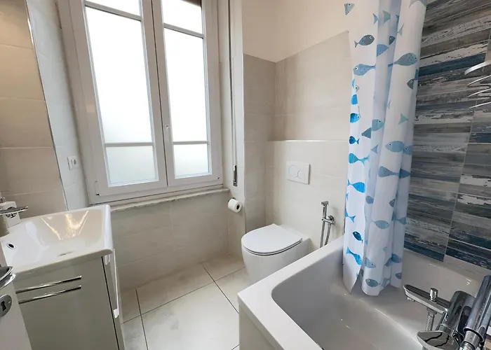 アパート 1 Min Walk From The Sea, With 2 Bed And 2 Bath アラッシオ