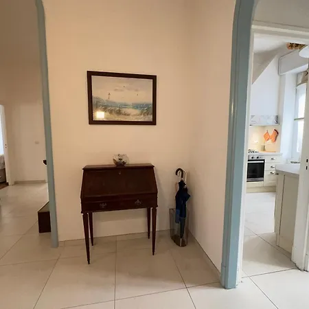 公寓 1 Min Walk From The Sea, With 2 Bed And 2 Bath *