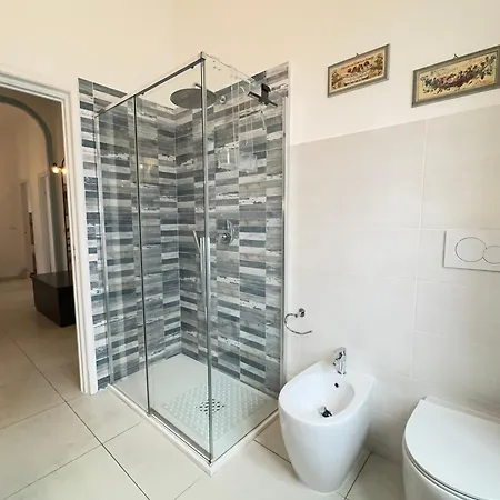 1 Min Walk From The Sea, With 2 Bed And 2 Bath Apartamento *