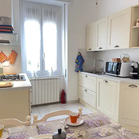 1 Min Walk From The Sea, With 2 Bed And 2 Bath Apartamento