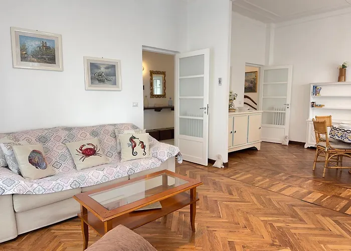 Appartamento 1 Min Walk From The Sea, With 2 Bed And 2 Bath Alassio