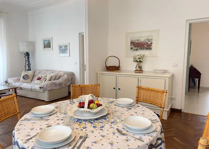 Appartamento 1 Min Walk From The Sea, With 2 Bed And 2 Bath *