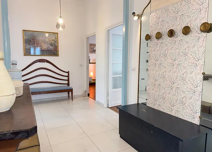 1 Min Walk From The Sea, With 2 Bed And 2 Bath Appartamento